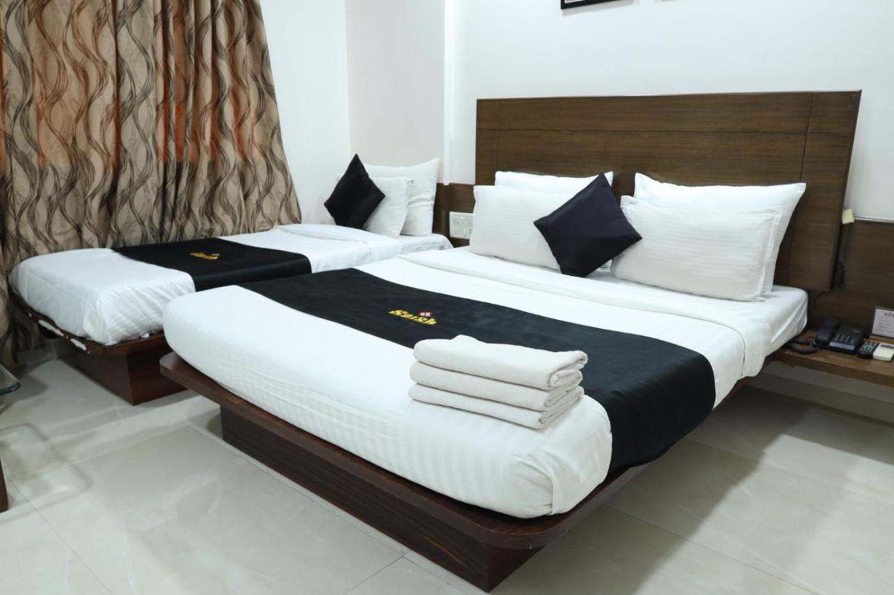 Saish Hotel Shirdi Eksteriør billede