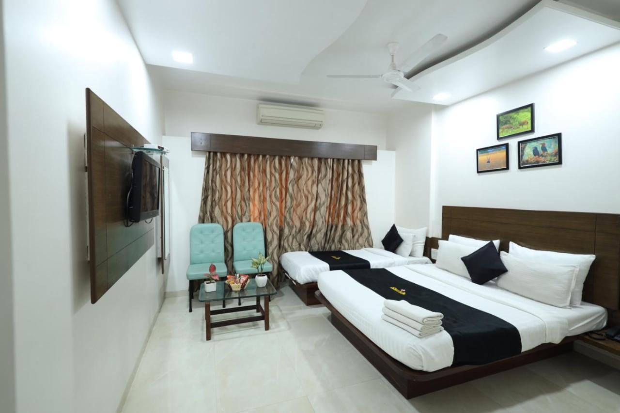 Saish Hotel Shirdi Eksteriør billede