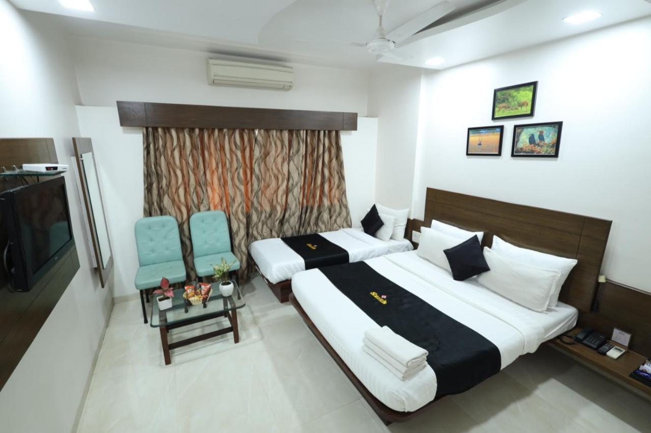 Saish Hotel Shirdi Eksteriør billede