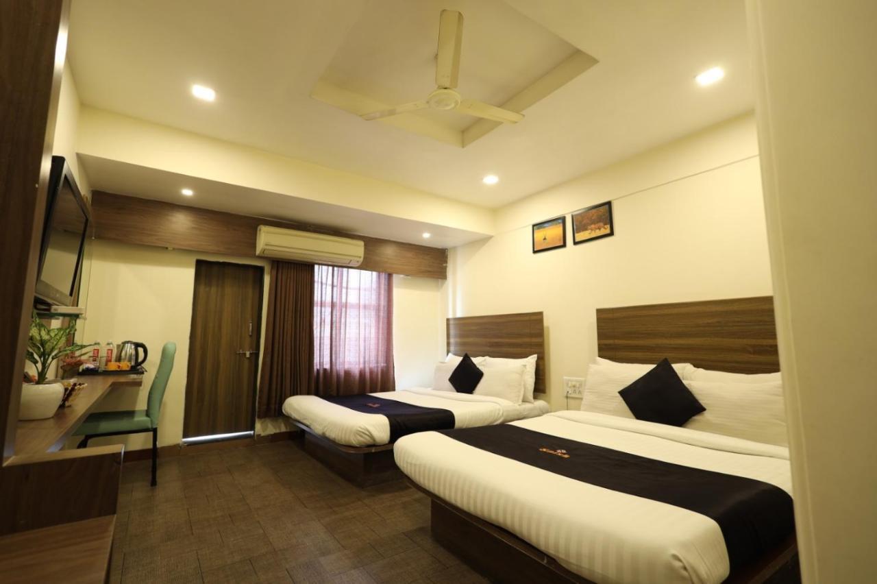 Saish Hotel Shirdi Eksteriør billede