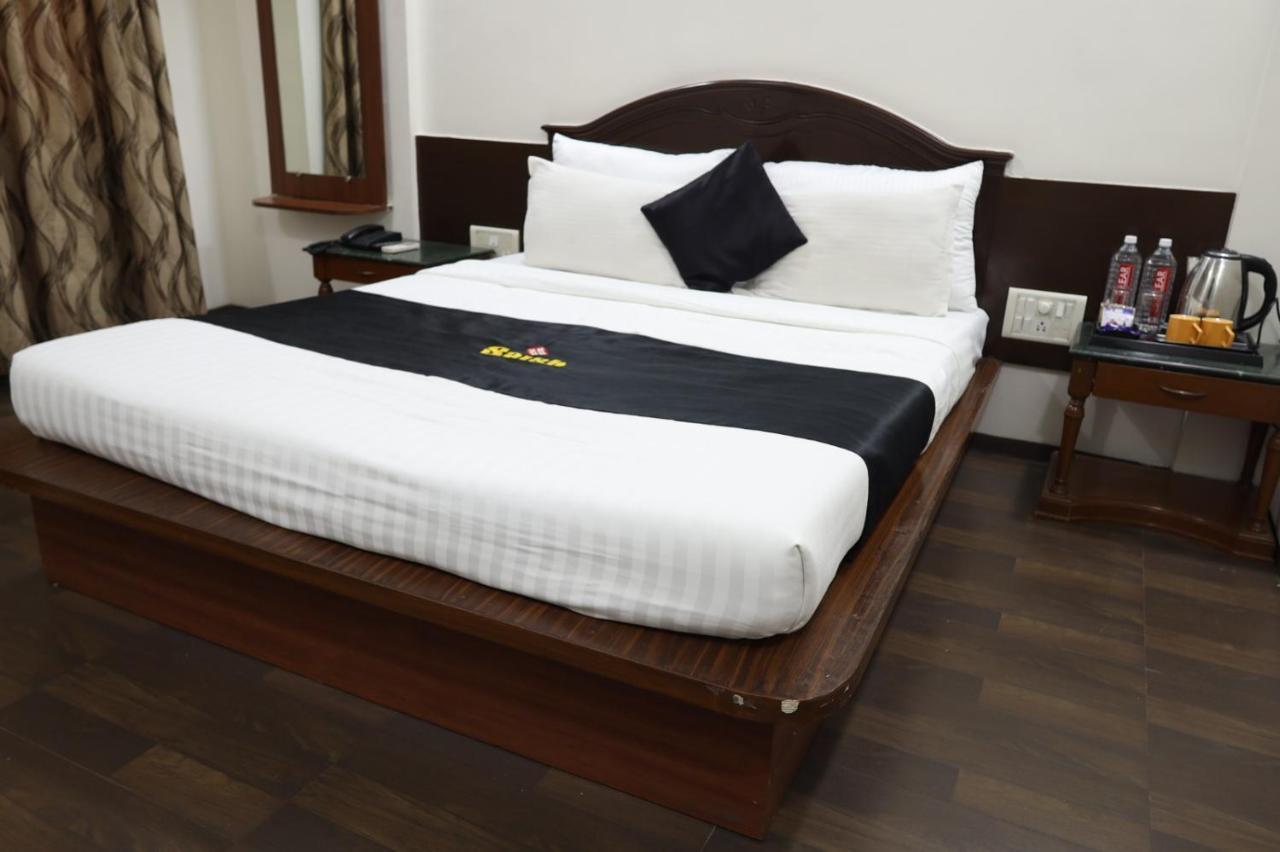 Saish Hotel Shirdi Eksteriør billede