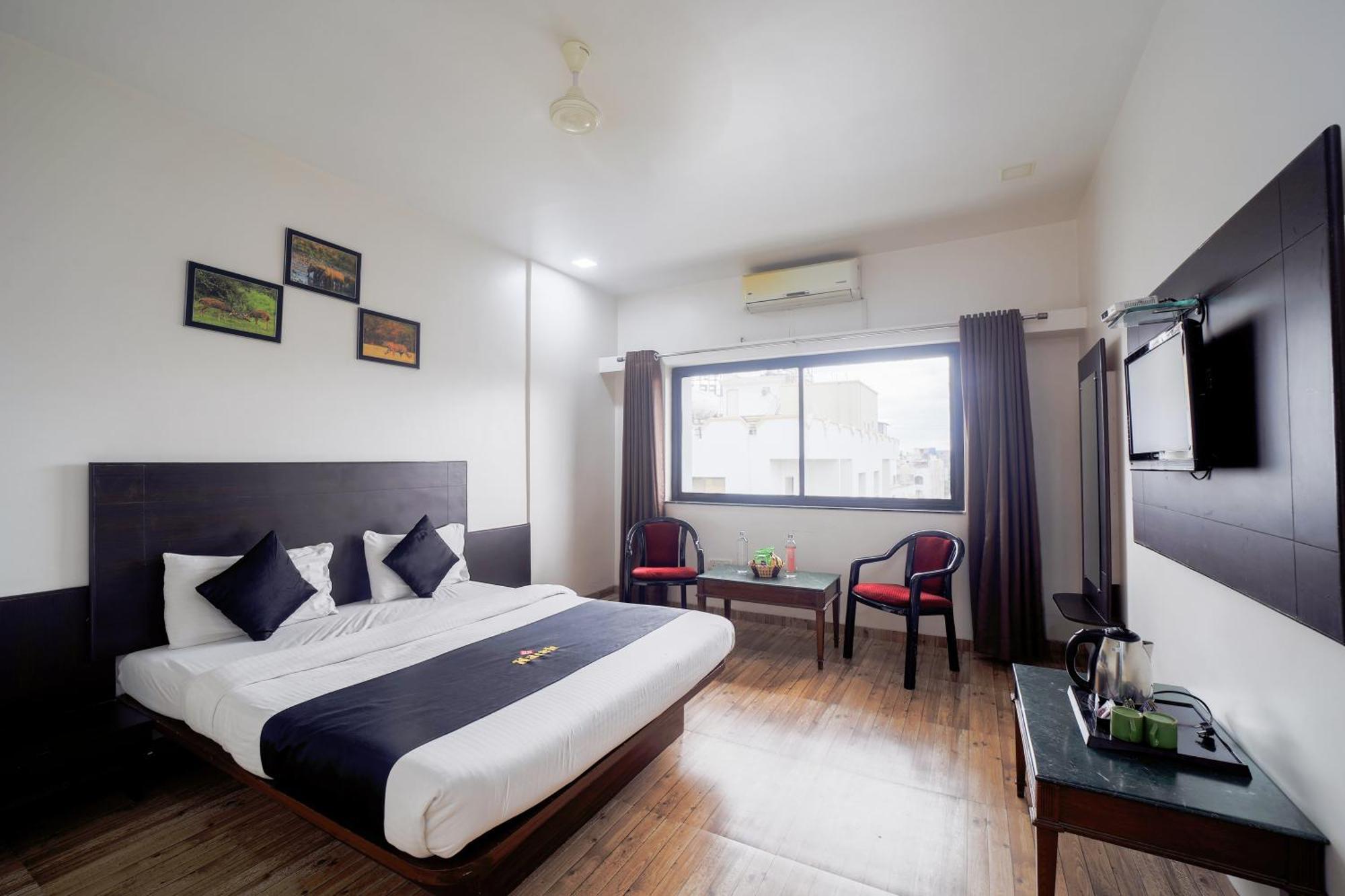 Saish Hotel Shirdi Eksteriør billede