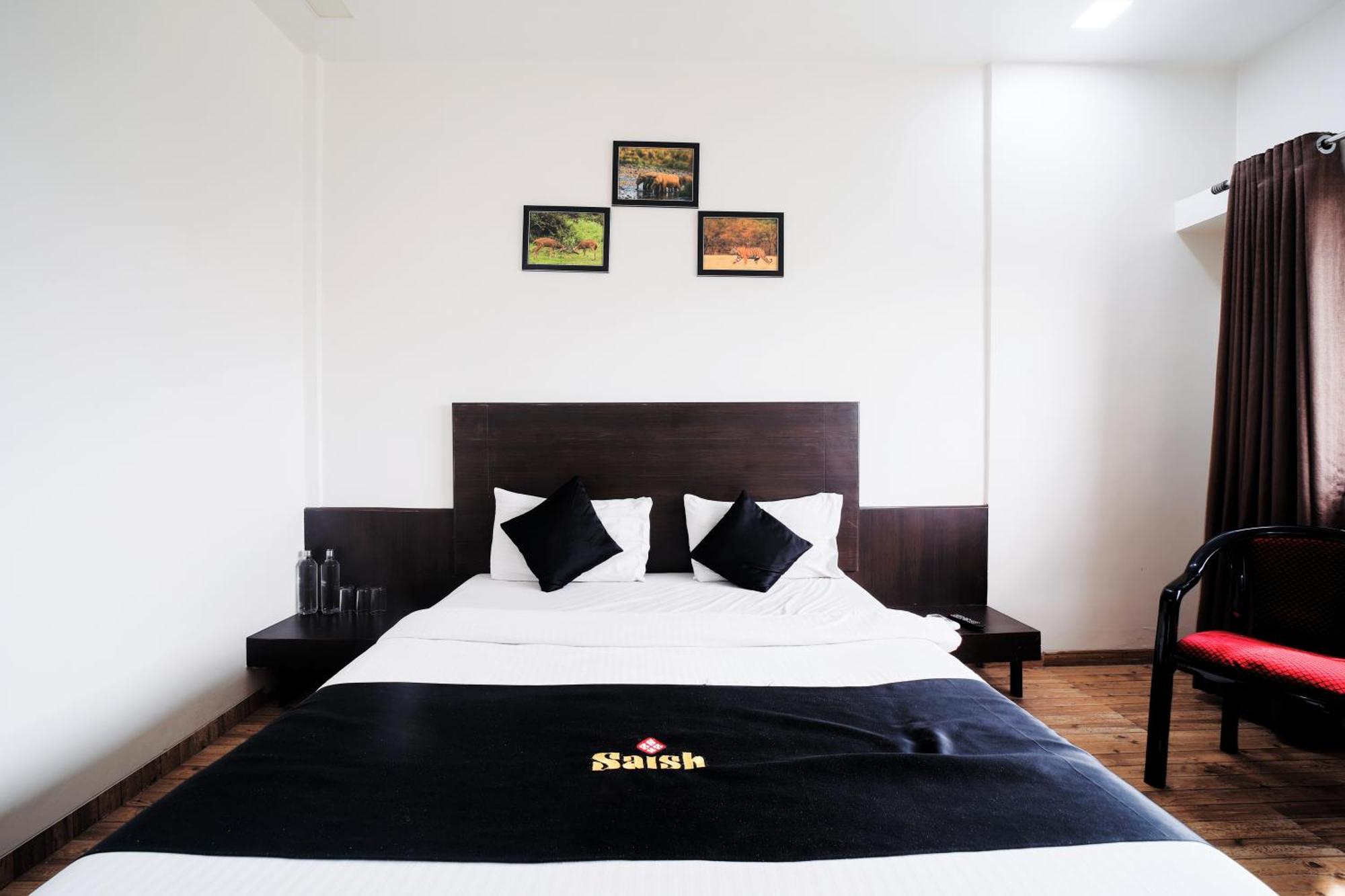 Saish Hotel Shirdi Værelse billede