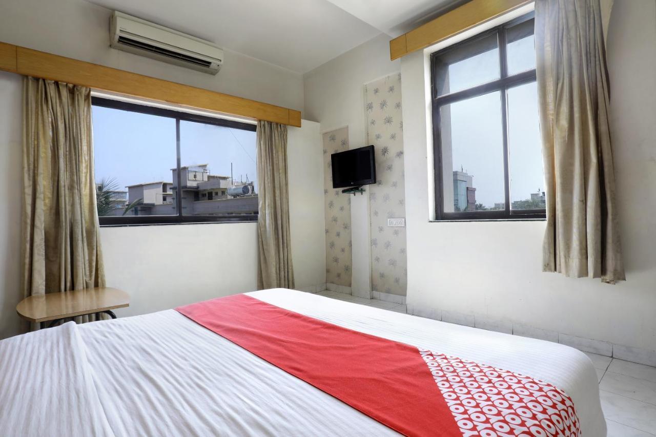 Saish Hotel Shirdi Eksteriør billede