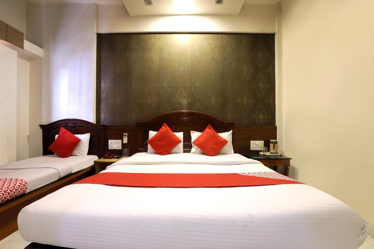 Saish Hotel Shirdi Eksteriør billede
