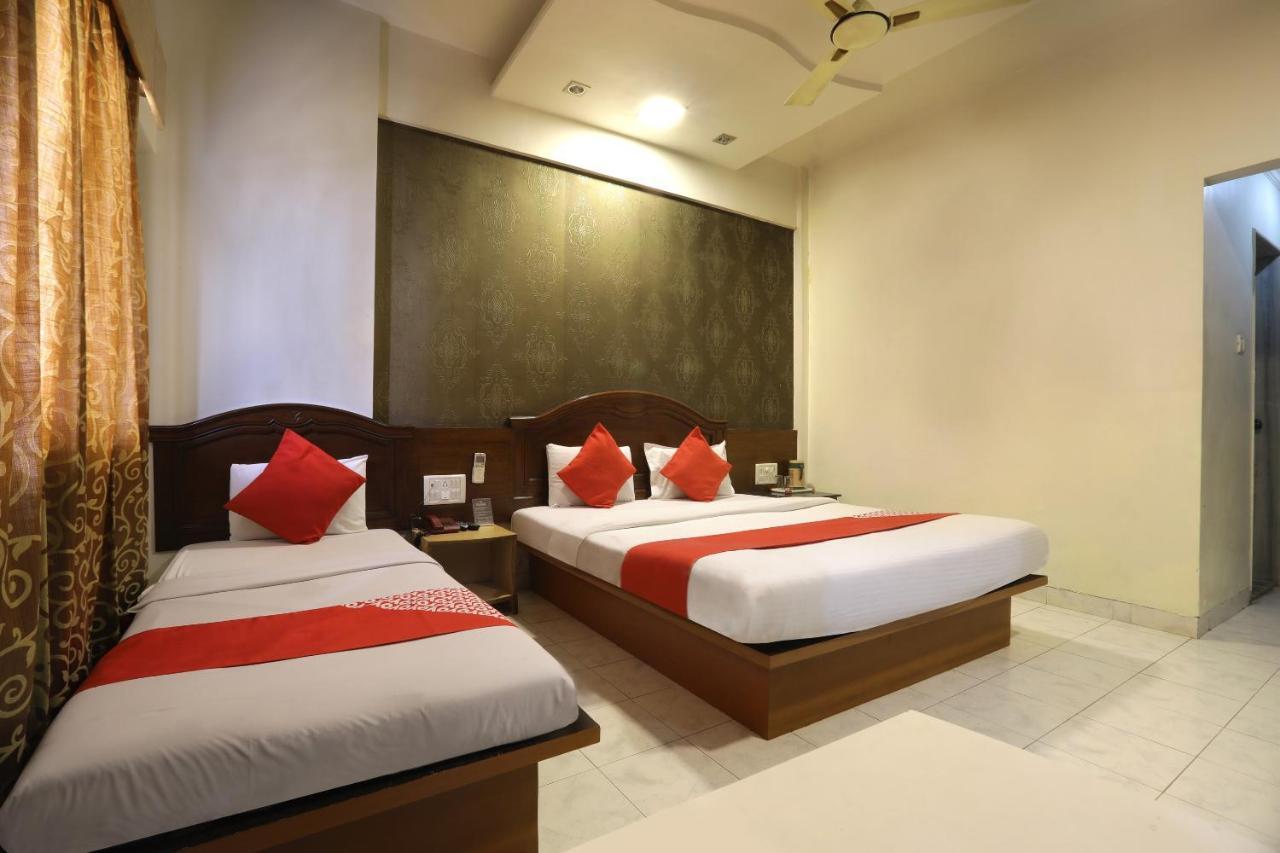 Saish Hotel Shirdi Eksteriør billede