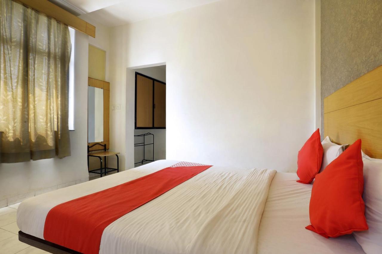 Saish Hotel Shirdi Eksteriør billede