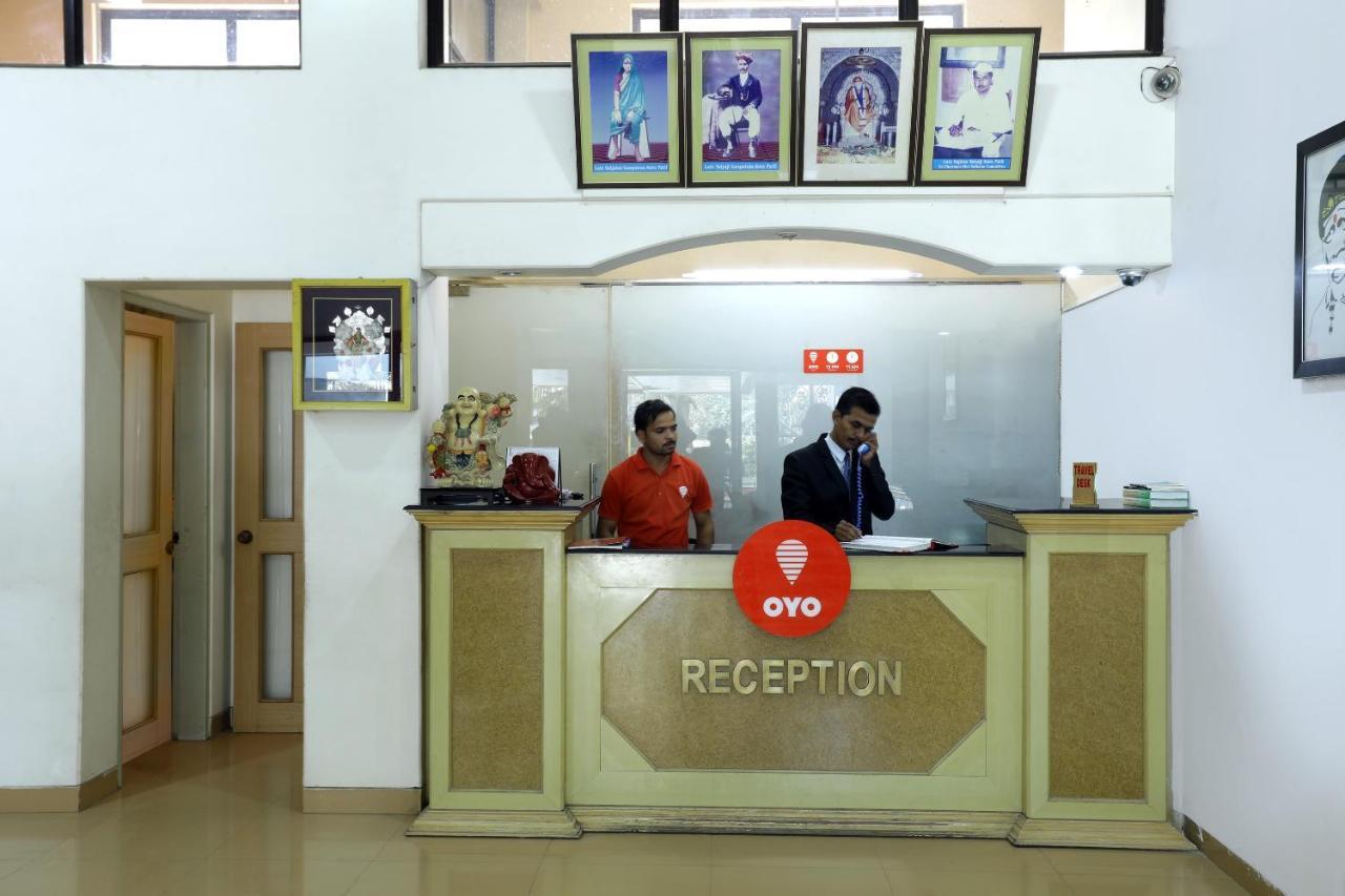 Saish Hotel Shirdi Eksteriør billede